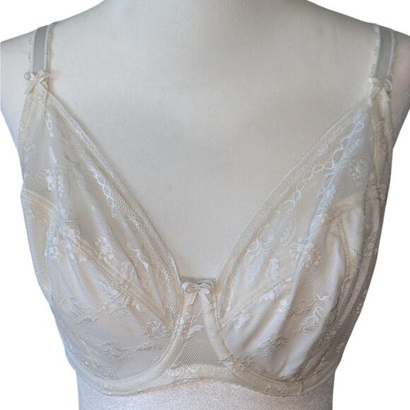 Wacoal Other - Wacoal Lifted in Luxury Full Coverage White Floral Lace Unlined Underwire 34DDD